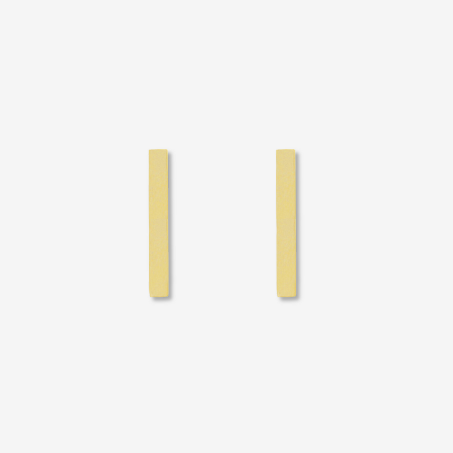 Bar Earring Medium in 18k Yellow Gold