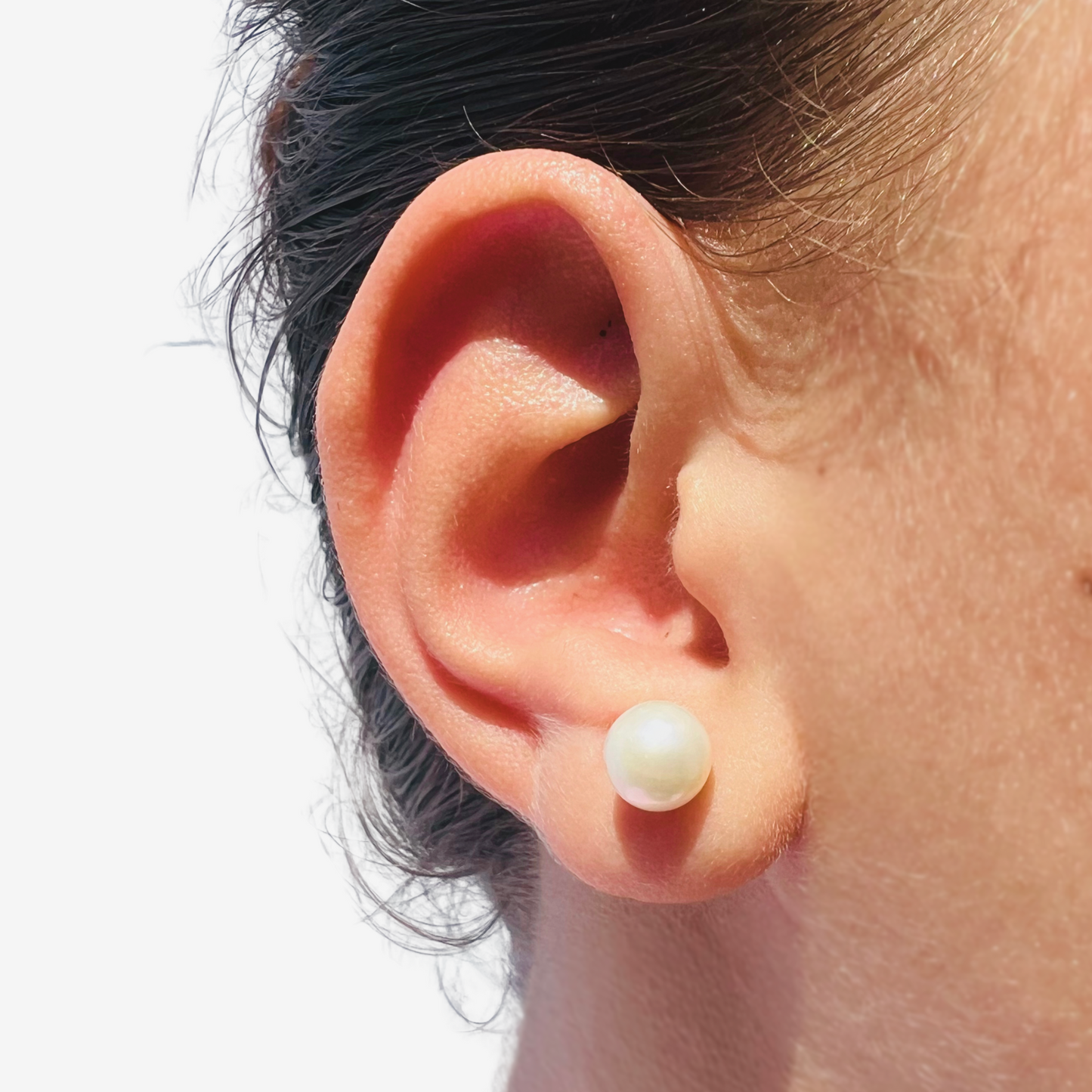 Natural Pearl stud earring in 18k Yellow Gold 8mm