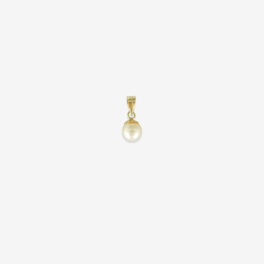 Natural Round Pearl Pendant in 18k Yellow Gold